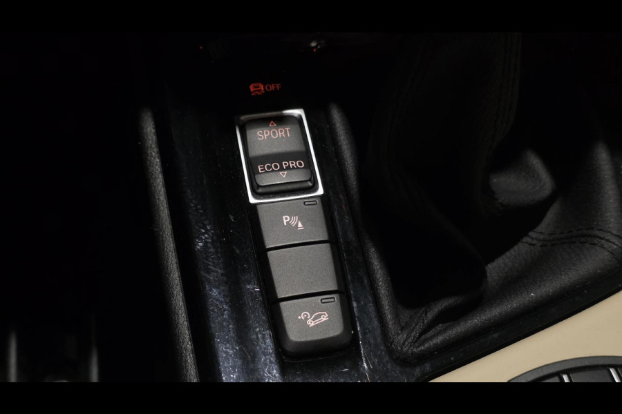 BMW X1 xDrive20i Executive | Panorama | Hud | Sfeer | Camera