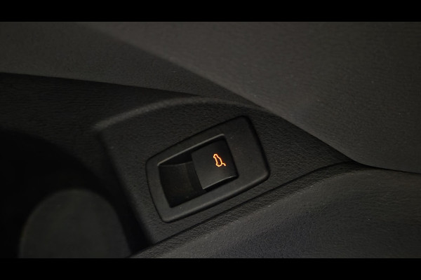 BMW X1 xDrive20i Executive | Panorama | Hud | Sfeer | Camera