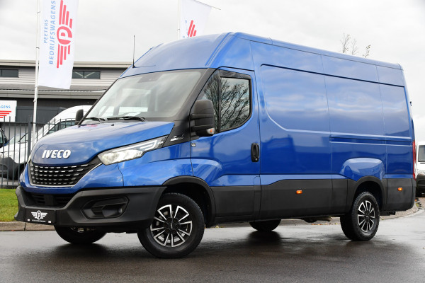 Iveco Daily 35C14V 2.3 352 H2 PB Edition Adaptieve Cruise, 3500kg Trekhaak, Camera, Carplay, Automaat, LED, Multimedia, NAVI, Uniek!
