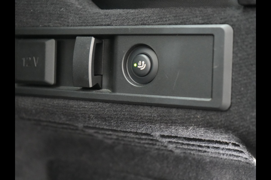 BMW 3 Serie Touring 320e M Sport Plug In Hybrid 204pk Dealer O.H. PHEV | Trekhaak Af Fabriek | Panodak | Camera | Adaptief Onderstel | 19"L.M | Alcantara Sportstoelen Memory & Verwarmd | Sfeerverlichting | Apple Carplay | Keyless | Navigatie | DAB |