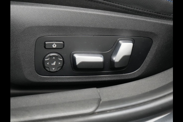 BMW 3 Serie Touring 320e M Sport Plug In Hybrid 204pk Dealer O.H. PHEV | Trekhaak Af Fabriek | Panodak | Camera | Adaptief Onderstel | 19"L.M | Alcantara Sportstoelen Memory & Verwarmd | Sfeerverlichting | Apple Carplay | Keyless | Navigatie | DAB |