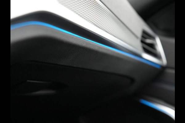 BMW 3 Serie Touring 320e M Sport Plug In Hybrid 204pk Dealer O.H. PHEV | Trekhaak Af Fabriek | Panodak | Camera | Adaptief Onderstel | 19"L.M | Alcantara Sportstoelen Memory & Verwarmd | Sfeerverlichting | Apple Carplay | Keyless | Navigatie | DAB |