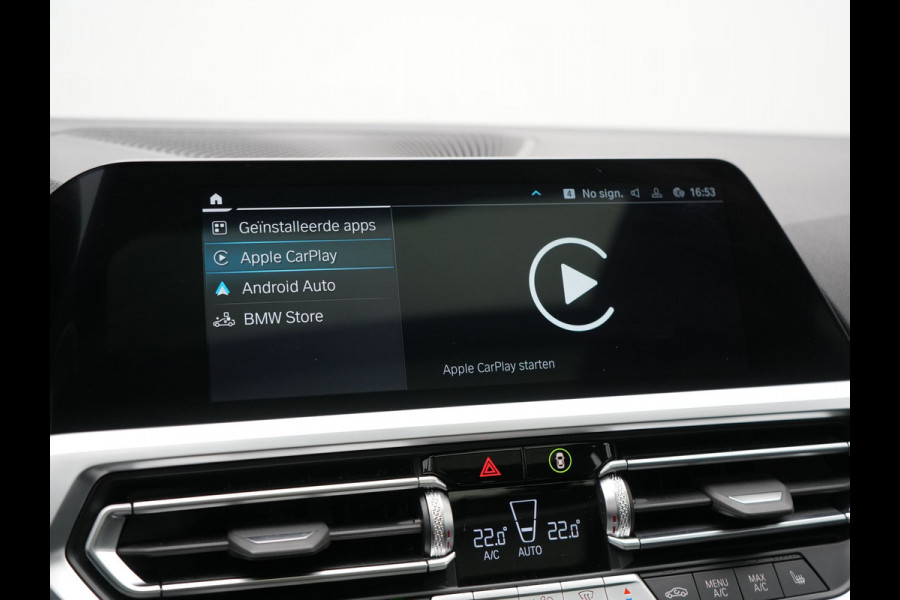 BMW 3 Serie Touring 320e M Sport Plug In Hybrid 204pk Dealer O.H. PHEV | Trekhaak Af Fabriek | Panodak | Camera | Adaptief Onderstel | 19"L.M | Alcantara Sportstoelen Memory & Verwarmd | Sfeerverlichting | Apple Carplay | Keyless | Navigatie | DAB |