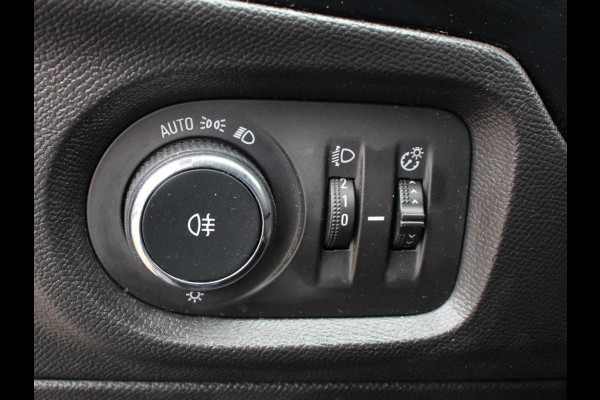 Opel Corsa 1.2 GS Line 131pk Aut. Navigatie Apple Carplay/Android Auto Camera Parkeersensoren Cruise Control Stoelverwarming Getinte ramen Airco