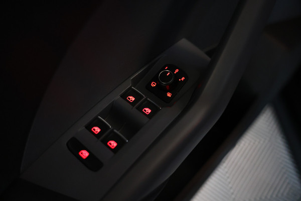 Volkswagen T-Cross 1.0 TSI DSG United CARPLAY STOELVW PDC CRUISE '21