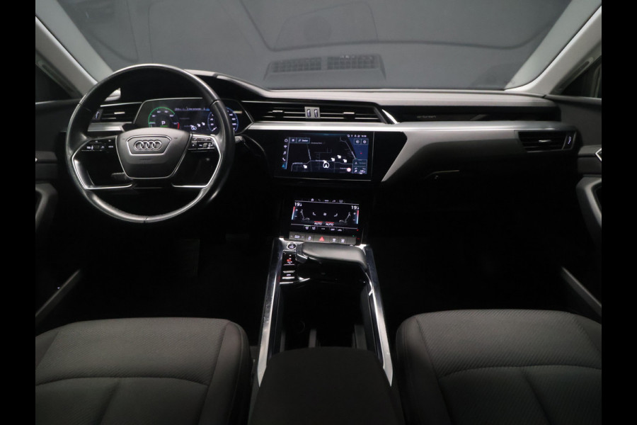 Audi e-tron 55 quattro edition Sport 95 kWh [TREKHAAK AFNEEMBAAR, CAMERA, PDC V+A, LEDVERLICHTING, CRUISE CONTROL, BLUETOOTH, ELEKTRISCHE ACHTERKLEP, CLIMATE CONTROL, NIEUWSTAAT]