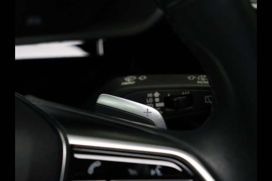 Audi e-tron 55 quattro edition Sport 95 kWh [TREKHAAK AFNEEMBAAR, CAMERA, PDC V+A, LEDVERLICHTING, CRUISE CONTROL, BLUETOOTH, ELEKTRISCHE ACHTERKLEP, CLIMATE CONTROL, NIEUWSTAAT]