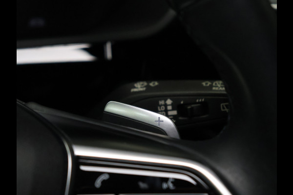 Audi e-tron 55 quattro edition Sport 95 kWh [TREKHAAK AFNEEMBAAR, CAMERA, PDC V+A, LEDVERLICHTING, CRUISE CONTROL, BLUETOOTH, ELEKTRISCHE ACHTERKLEP, CLIMATE CONTROL, NIEUWSTAAT]