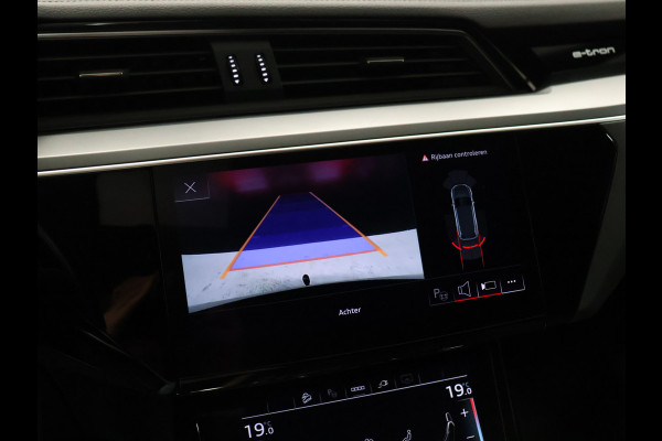 Audi e-tron 55 quattro edition Sport 95 kWh [TREKHAAK AFNEEMBAAR, CAMERA, PDC V+A, LEDVERLICHTING, CRUISE CONTROL, BLUETOOTH, ELEKTRISCHE ACHTERKLEP, CLIMATE CONTROL, NIEUWSTAAT]