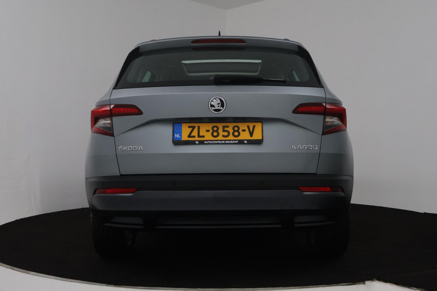 Škoda Karoq 1.0 TSI Ambition Business (PANORAMADAK, TREKHAAK, NAVIGATIE CARPLAY, AUTOMAAT)
