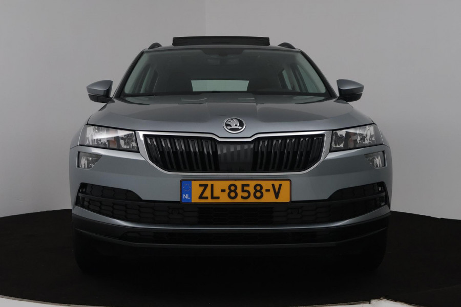 Škoda Karoq 1.0 TSI Ambition Business (PANORAMADAK, TREKHAAK, NAVIGATIE CARPLAY, AUTOMAAT)