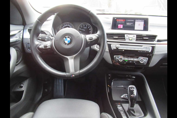 BMW X1 sDrive18i SPORTLINE ** LED, NAVI+, HALF-LEDER, TREKH, PRIVACY, ELECTR. A-KLEP ** 1e EIG - UNFALLFREI - 47 dkm (!) ** ** INFORMEER OOK NAAR ONZE AANTREKKELIJKE FINANCIAL-LEASE TARIEVEN **