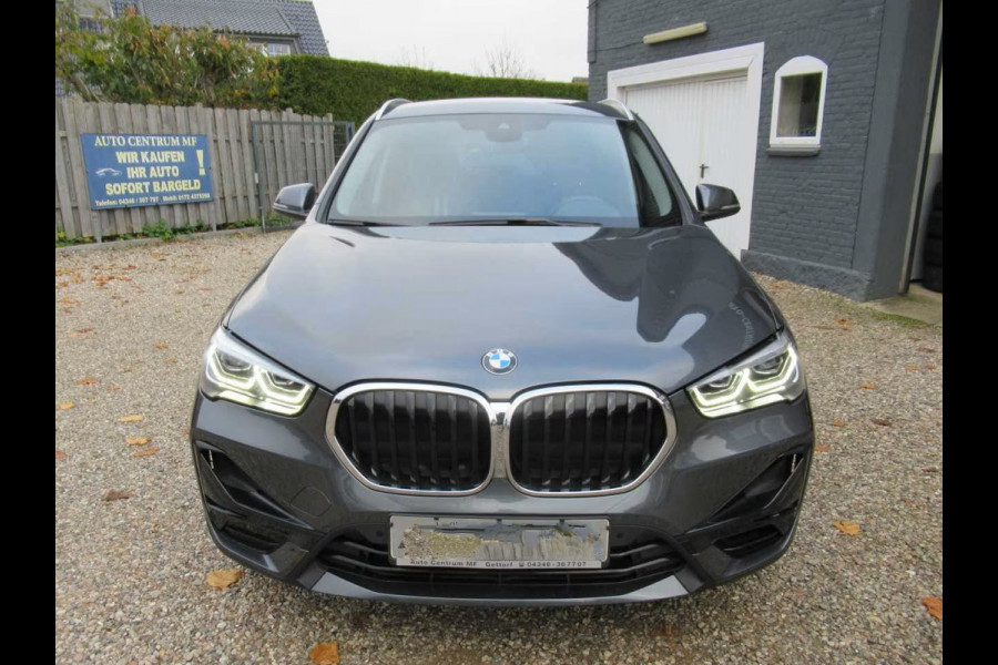 BMW X1 sDrive18i SPORTLINE ** LED, NAVI+, HALF-LEDER, TREKH, PRIVACY, ELECTR. A-KLEP ** 1e EIG - UNFALLFREI - 47 dkm (!) ** ** INFORMEER OOK NAAR ONZE AANTREKKELIJKE FINANCIAL-LEASE TARIEVEN **