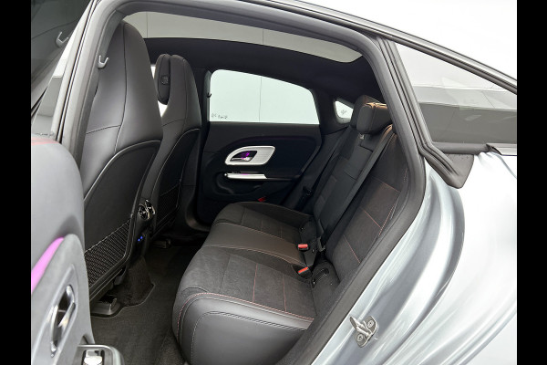 Mercedes-Benz CLA-Klasse 250+ Launch Edition 85 kWh | Nightpakket | Adaptieve Cruisecontrol | Multibeam LED | Warmtepomp | Antidiefstal pakket URBAN GUARD | Smartphone integratie | Memorypakket | Sierdelen aluminium |