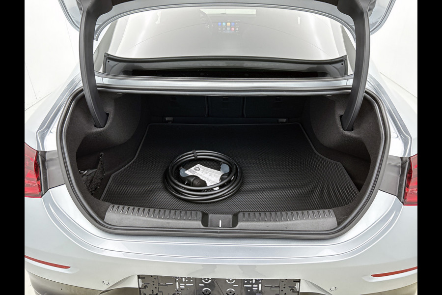 Mercedes-Benz CLA-Klasse 250+ Launch Edition 85 kWh | Nightpakket | Adaptieve Cruisecontrol | Multibeam LED | Warmtepomp | Antidiefstal pakket URBAN GUARD | Smartphone integratie | Memorypakket | Sierdelen aluminium |