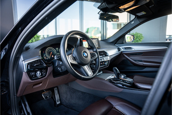 BMW 5 Serie Touring 520i High Executive - M Sport | Panorama | Memory | HUD | Virtual