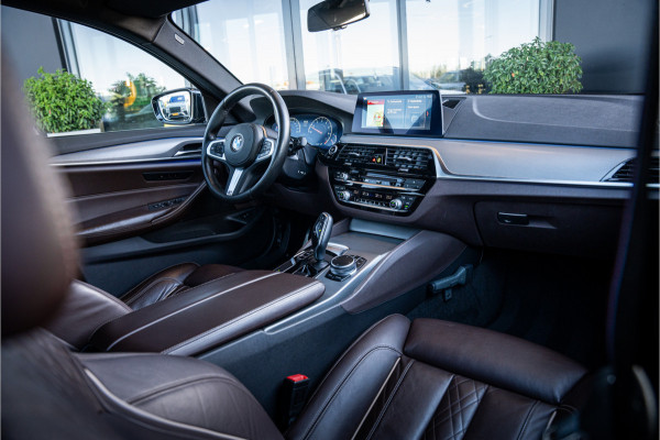 BMW 5 Serie Touring 520i High Executive - M Sport | Panorama | Memory | HUD | Virtual