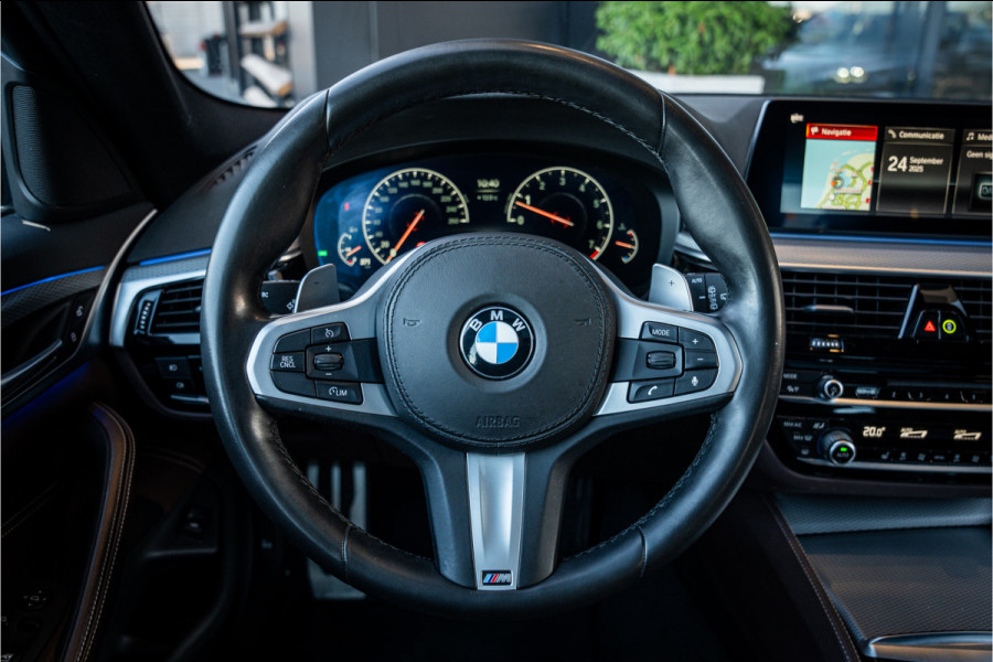 BMW 5 Serie Touring 520i High Executive - M Sport | Panorama | Memory | HUD | Virtual