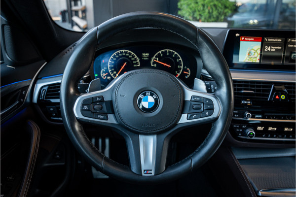 BMW 5 Serie Touring 520i High Executive - M Sport | Panorama | Memory | HUD | Virtual