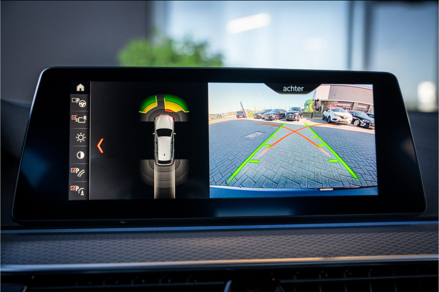 BMW 5 Serie Touring 520i High Executive - M Sport | Panorama | Memory | HUD | Virtual