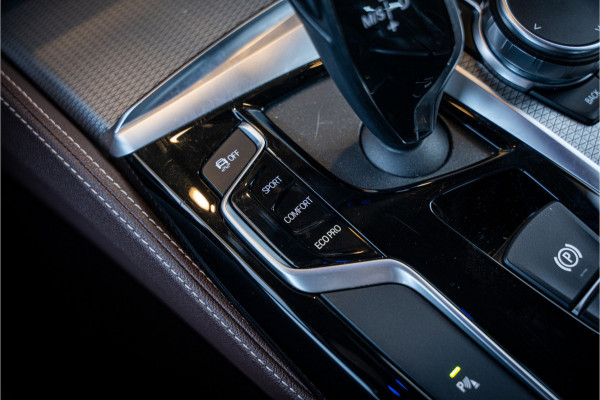 BMW 5 Serie Touring 520i High Executive - M Sport | Panorama | Memory | HUD | Virtual