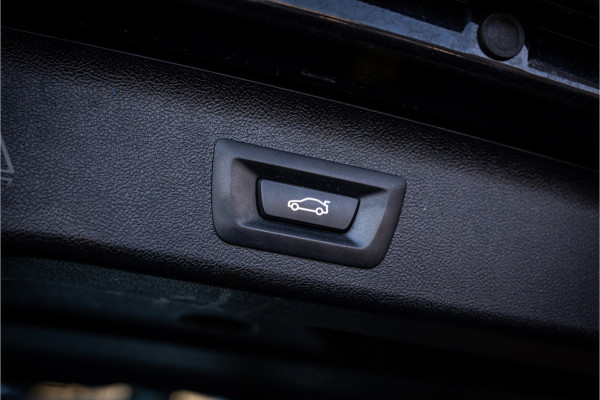 BMW 5 Serie Touring 520i High Executive - M Sport | Panorama | Memory | HUD | Virtual