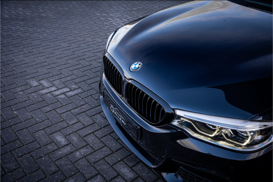 BMW 5 Serie Touring 520i High Executive - M Sport | Panorama | Memory | HUD | Virtual