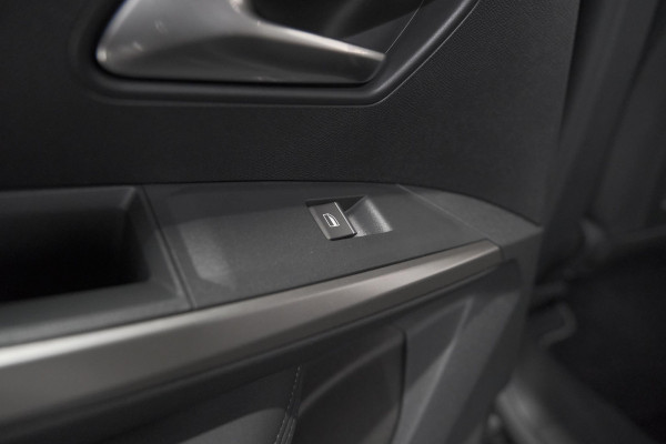 Peugeot 3008 Hybrid 145 e-DCS6 GT | Elektrische Kofferklep | Camera | Adaptieve Cruise Control | Apple CarPlay