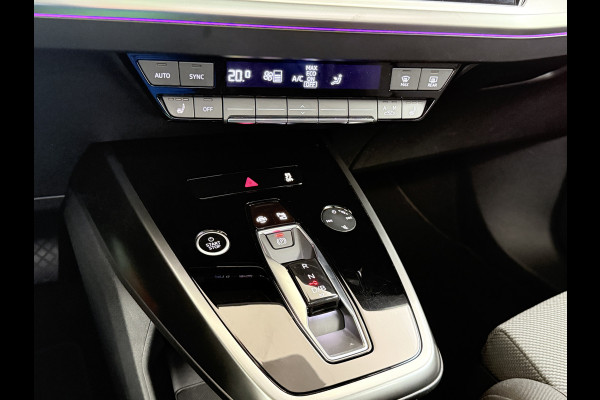 Audi Q4 e-tron L.E. Advanced Plus Pano-dak-Schuifdak Adap.Cruise W-pomp Navi-Plus Sportst.+Verwarmd PDC-a+v Matrix Led Camera Lmv 19" Elek.Achterklep Virtual Cockpit E-Call Bordherkenning Audi Connect +Phone-Box Keyless-Go A-Licht-Dynamisch S.O.H. 92% 1e Eigenaar Origineel Nederlandse Auto €56.174,- Nieuwprijs