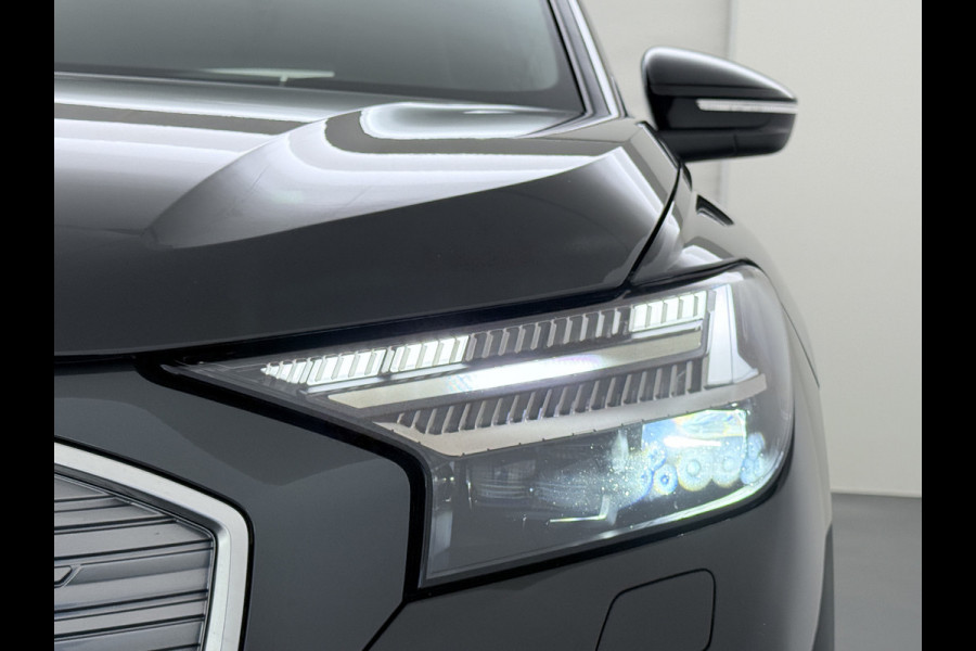 Audi Q4 e-tron L.E. Advanced Plus Pano-dak-Schuifdak Adap.Cruise W-pomp Navi-Plus Sportst.+Verwarmd PDC-a+v Matrix Led Camera Lmv 19" Elek.Achterklep Virtual Cockpit E-Call Bordherkenning Audi Connect +Phone-Box Keyless-Go A-Licht-Dynamisch S.O.H. 92% 1e Eigenaar Origineel Nederlandse Auto €56.174,- Nieuwprijs