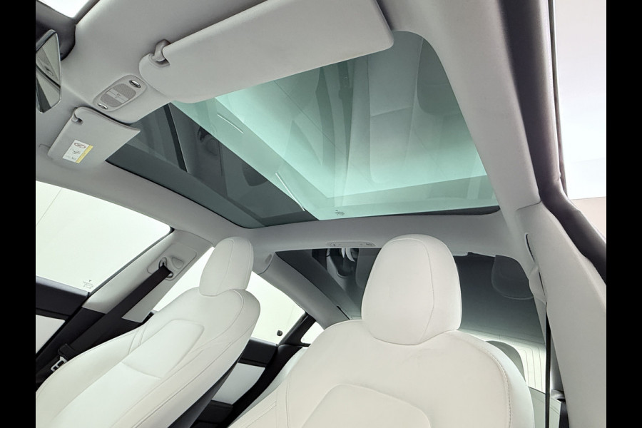Tesla Model 3 Long Range AWD 75kWh SOH 88% 463PK Lmv 19" Ivoor Premium Audio AutoPilot Panoramadak Camera's Leer Adaptive-Cruise-Control+Stop& 4WD Stoel en achterbank verwarming Elektr.Stoelen+Memory+Easy-Entry WiFi Origineel Nederlandse Auto Garantie op Accu/Motor tot 20-12-2027/192.000km