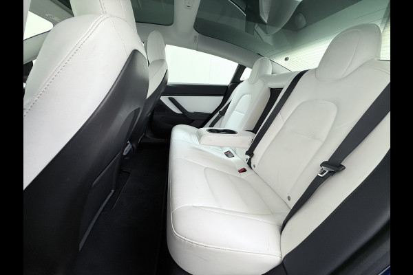 Tesla Model 3 Long Range AWD 75kWh SOH 88% 463PK Lmv 19" Ivoor Premium Audio AutoPilot Panoramadak Camera's Leer Adaptive-Cruise-Control+Stop& 4WD Stoel en achterbank verwarming Elektr.Stoelen+Memory+Easy-Entry WiFi Origineel Nederlandse Auto Garantie op Accu/Motor tot 20-12-2027/192.000km