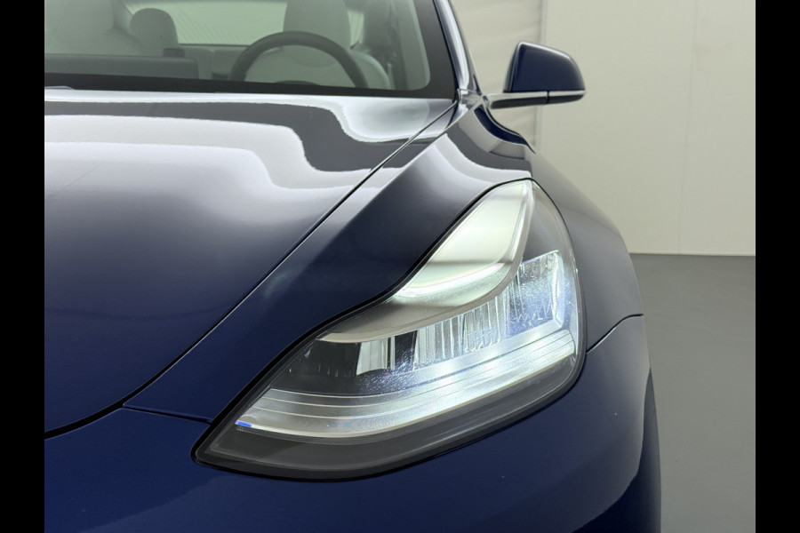Tesla Model 3 Long Range AWD 75kWh SOH 88% 463PK Lmv 19" Ivoor Premium Audio AutoPilot Panoramadak Camera's Leer Adaptive-Cruise-Control+Stop& 4WD Stoel en achterbank verwarming Elektr.Stoelen+Memory+Easy-Entry WiFi Origineel Nederlandse Auto Garantie op Accu/Motor tot 20-12-2027/192.000km