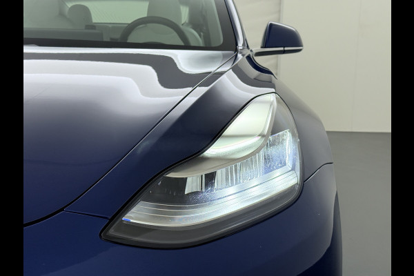 Tesla Model 3 Long Range AWD 75kWh SOH 88% 463PK Lmv 19" Ivoor Premium Audio AutoPilot Panoramadak Camera's Leer Adaptive-Cruise-Control+Stop& 4WD Stoel en achterbank verwarming Elektr.Stoelen+Memory+Easy-Entry WiFi Origineel Nederlandse Auto Garantie op Accu/Motor tot 20-12-2027/192.000km