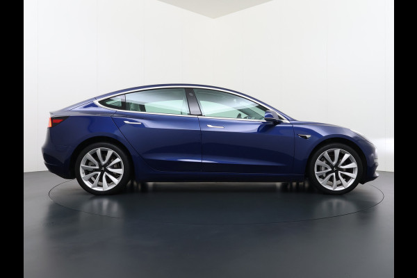 Tesla Model 3 Long Range AWD 75kWh SOH 88% 463PK Lmv 19" Ivoor Premium Audio AutoPilot Panoramadak Camera's Leer Adaptive-Cruise-Control+Stop& 4WD Stoel en achterbank verwarming Elektr.Stoelen+Memory+Easy-Entry WiFi Origineel Nederlandse Auto Garantie op Accu/Motor tot 20-12-2027/192.000km