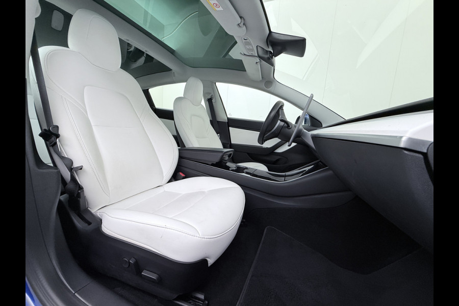 Tesla Model 3 Long Range AWD 75kWh SOH 88% 463PK Lmv 19" Ivoor Premium Audio AutoPilot Panoramadak Camera's Leer Adaptive-Cruise-Control+Stop& 4WD Stoel en achterbank verwarming Elektr.Stoelen+Memory+Easy-Entry WiFi Origineel Nederlandse Auto Garantie op Accu/Motor tot 20-12-2027/192.000km