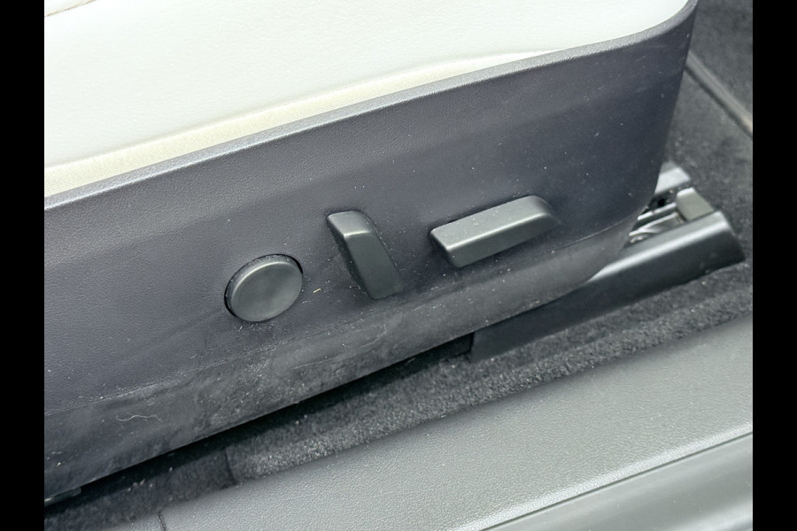 Tesla Model 3 Long Range AWD 75kWh SOH 88% 463PK Lmv 19" Ivoor Premium Audio AutoPilot Panoramadak Camera's Leer Adaptive-Cruise-Control+Stop& 4WD Stoel en achterbank verwarming Elektr.Stoelen+Memory+Easy-Entry WiFi Origineel Nederlandse Auto Garantie op Accu/Motor tot 20-12-2027/192.000km