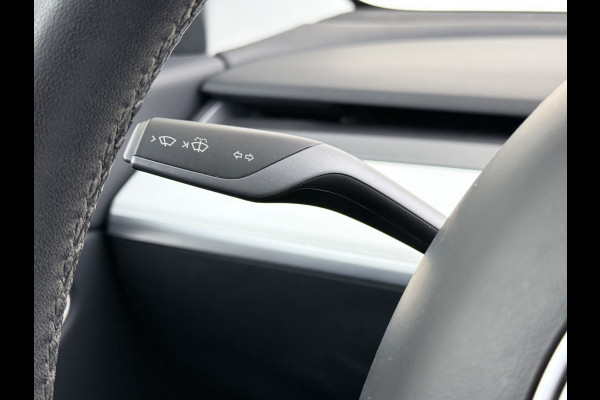 Tesla Model 3 Long Range AWD 75kWh SOH 88% 463PK Lmv 19" Ivoor Premium Audio AutoPilot Panoramadak Camera's Leer Adaptive-Cruise-Control+Stop& 4WD Stoel en achterbank verwarming Elektr.Stoelen+Memory+Easy-Entry WiFi Origineel Nederlandse Auto Garantie op Accu/Motor tot 20-12-2027/192.000km