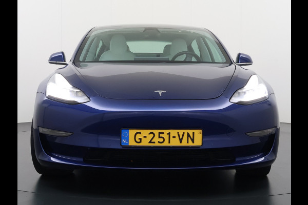 Tesla Model 3 Long Range AWD 75kWh SOH 88% 463PK Lmv 19" Ivoor Premium Audio AutoPilot Panoramadak Camera's Leer Adaptive-Cruise-Control+Stop& 4WD Stoel en achterbank verwarming Elektr.Stoelen+Memory+Easy-Entry WiFi Origineel Nederlandse Auto Garantie op Accu/Motor tot 20-12-2027/192.000km