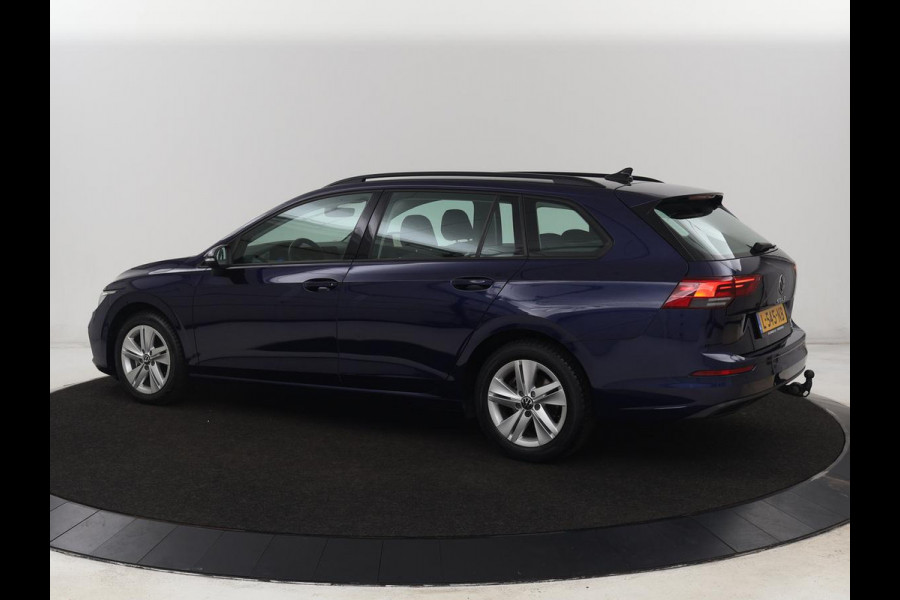 Volkswagen Golf 1.0 eTSI Life | Trekhaak | Full LED | Carplay | Navigatie | Adaptive cruise | Parkeerhulp | Digital Cockpit | Sfeerverlichting | Climate control