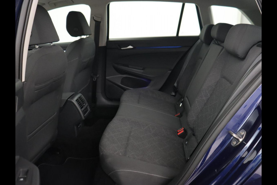 Volkswagen Golf 1.0 eTSI Life | Trekhaak | Full LED | Carplay | Navigatie | Adaptive cruise | Parkeerhulp | Digital Cockpit | Sfeerverlichting | Climate control