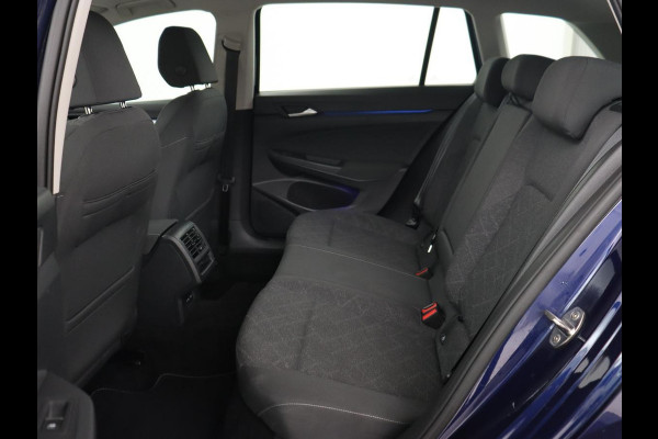 Volkswagen Golf 1.0 eTSI Life | Trekhaak | Full LED | Carplay | Navigatie | Adaptive cruise | Parkeerhulp | Digital Cockpit | Sfeerverlichting | Climate control