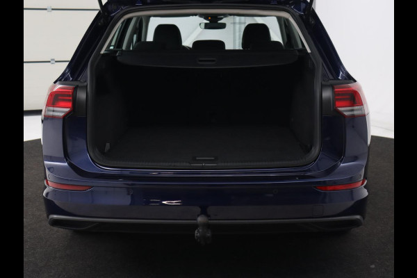 Volkswagen Golf 1.0 eTSI Life | Trekhaak | Full LED | Carplay | Navigatie | Adaptive cruise | Parkeerhulp | Digital Cockpit | Sfeerverlichting | Climate control