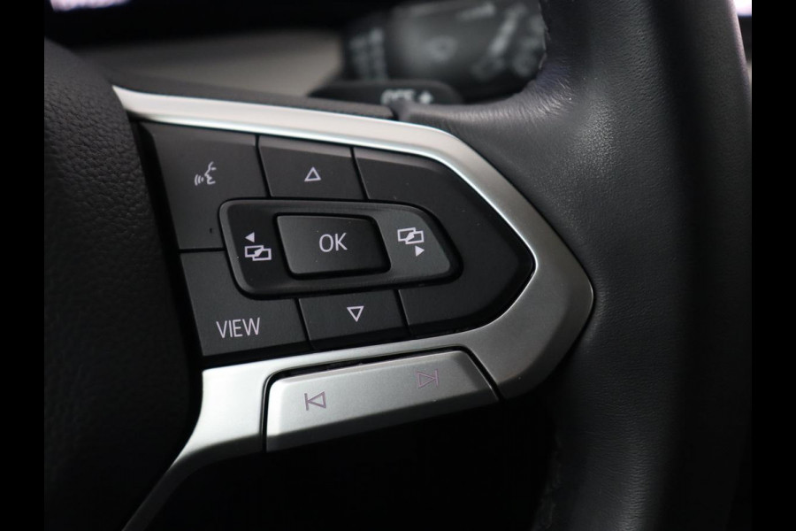 Volkswagen Golf 1.0 eTSI Life | Trekhaak | Full LED | Carplay | Navigatie | Adaptive cruise | Parkeerhulp | Digital Cockpit | Sfeerverlichting | Climate control