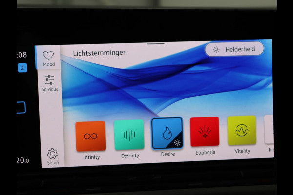 Volkswagen Golf 1.0 eTSI Life | Trekhaak | Full LED | Carplay | Navigatie | Adaptive cruise | Parkeerhulp | Digital Cockpit | Sfeerverlichting | Climate control