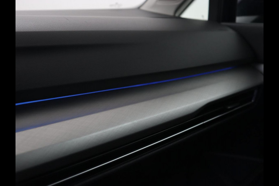 Volkswagen Golf 1.0 eTSI Life | Trekhaak | Full LED | Carplay | Navigatie | Adaptive cruise | Parkeerhulp | Digital Cockpit | Sfeerverlichting | Climate control