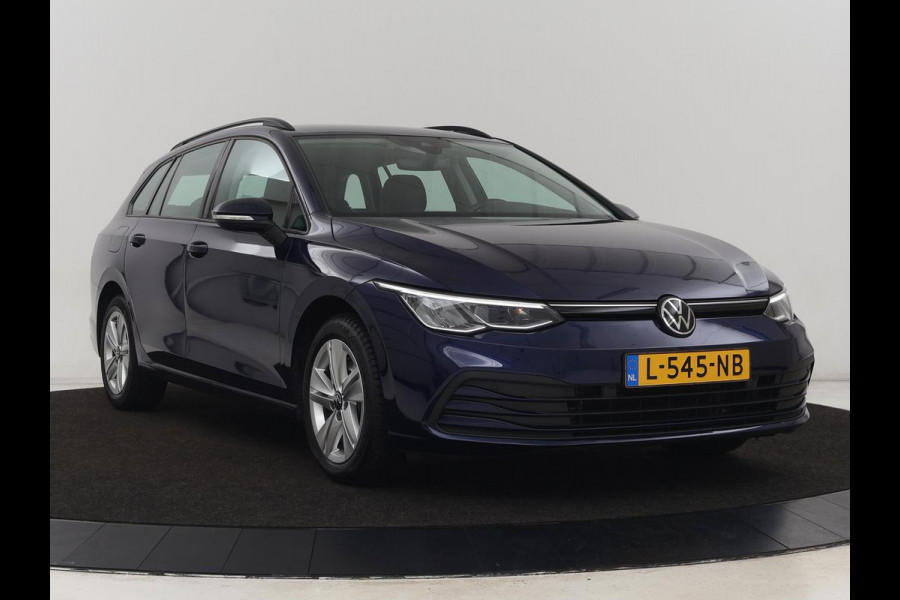 Volkswagen Golf 1.0 eTSI Life | Trekhaak | Full LED | Carplay | Navigatie | Adaptive cruise | Parkeerhulp | Digital Cockpit | Sfeerverlichting | Climate control