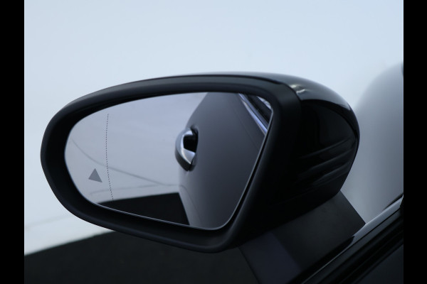 Mercedes-Benz CLA-Klasse 250 e AMG Plug-In Hybride AMG LIne | Night PAkket | 19 Inch AMG Velgen | Dodehoek Assist | Multibeam Koplampen | 11kW Laden. Inclusief 48 maanden MB Certified garantie voor Europa.