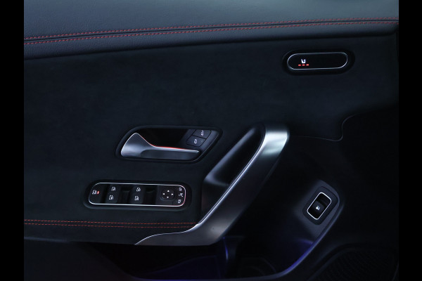 Mercedes-Benz CLA-Klasse 250 e AMG Plug-In Hybride AMG LIne | Night PAkket | 19 Inch AMG Velgen | Dodehoek Assist | Multibeam Koplampen | 11kW Laden. Inclusief 48 maanden MB Certified garantie voor Europa.