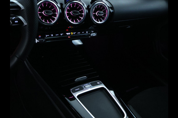 Mercedes-Benz CLA-Klasse 250 e AMG Plug-In Hybride AMG LIne | Night PAkket | 19 Inch AMG Velgen | Dodehoek Assist | Multibeam Koplampen | 11kW Laden. Inclusief 48 maanden MB Certified garantie voor Europa.